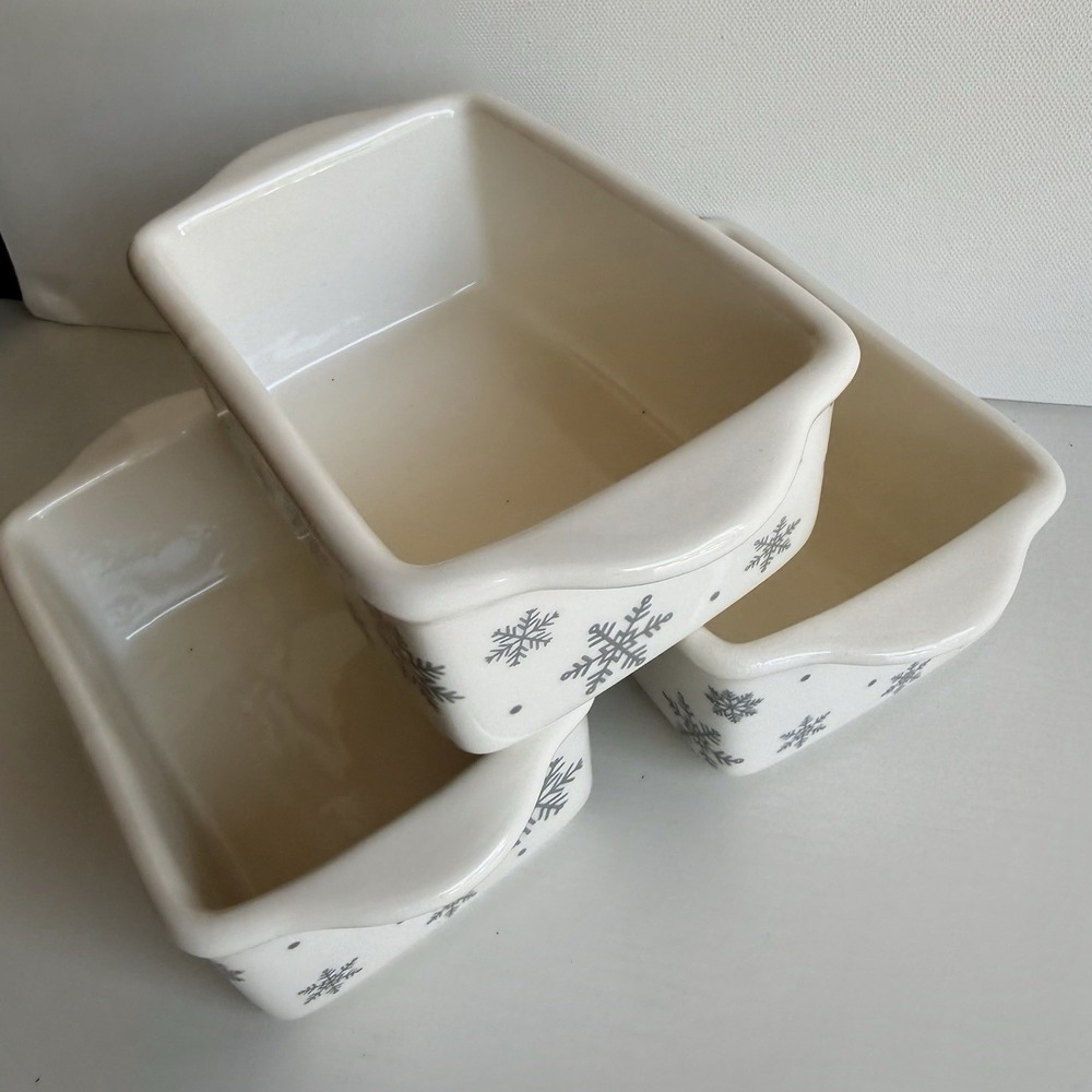 Set of 3 Christmas Mini Loaf Pans Snowflake Ceramic Oven Safe Baking Dish 6" New - Picture 2 of 6